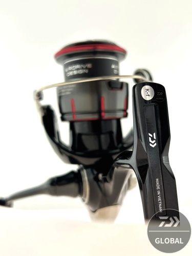Рыболовная катушка Daiwa 23 Fuego LT 3000-C фото 4