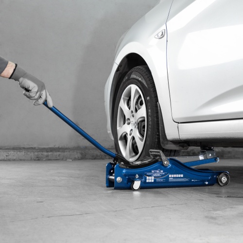 домкрат гидравлический подкатной stels 2 т 80-380 мм фото 2