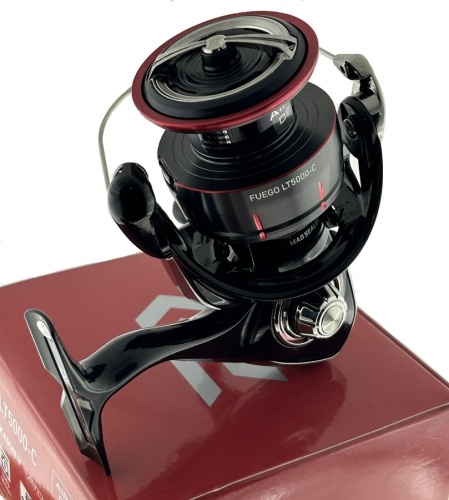 рыболовная катушка daiwa 23 fuego lt 5000-c безынерционная фото 4