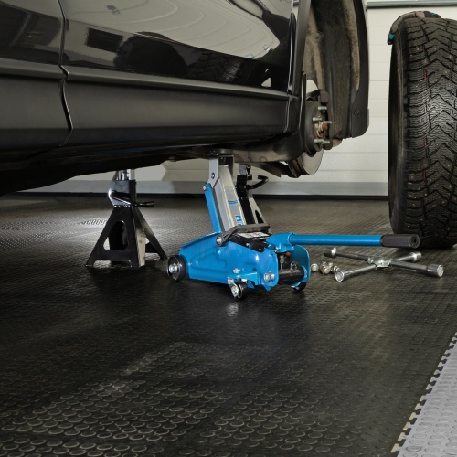 домкрат гидравлический подкатной stels 2 т 140-340 фото 4