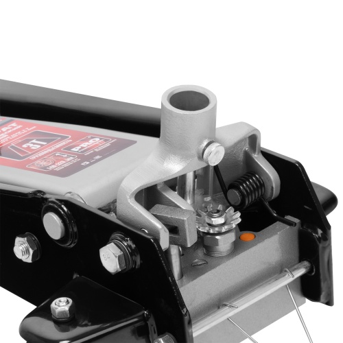 домкрат гидравлический подкатной matrix 3 т 140-520 мм фото 3