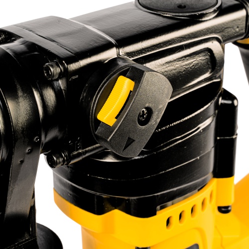 перфоратор электрический denzel rhv-1100-26 1100 вт 26610 фото 5