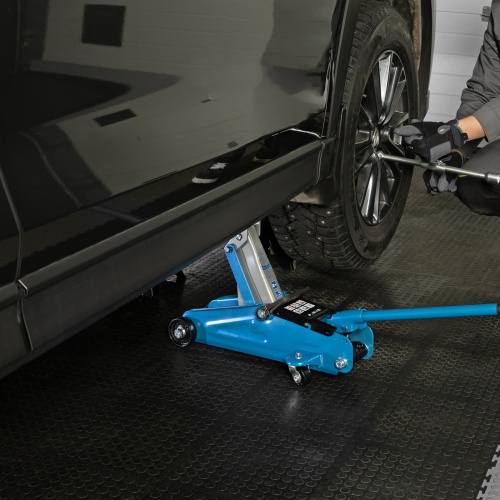 домкрат гидравлический подкатной stels 2 т 140-340 фото 3